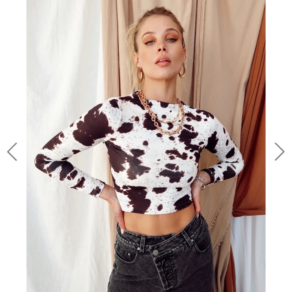 *NWT* 12th Tribe Cowhide Long-sleeved Crop Top